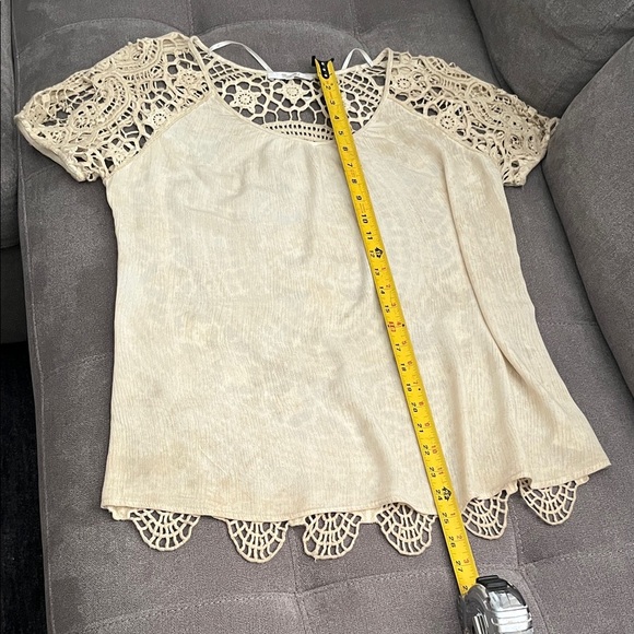 Miss Me Lace Detail Cream Blouse used good condition - Picture 3 of 7